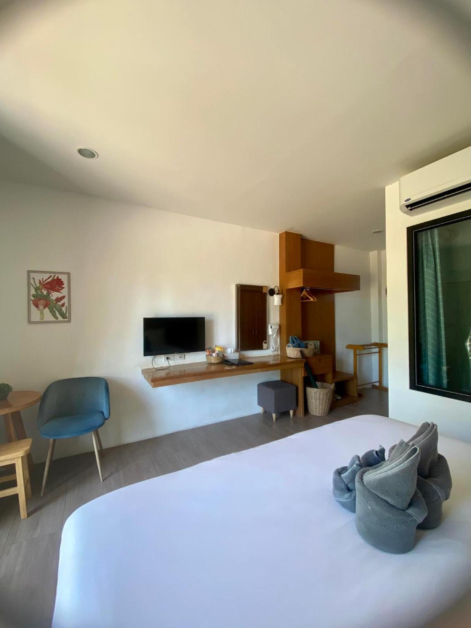 Field-D House Hotel Ko Tao Room photo