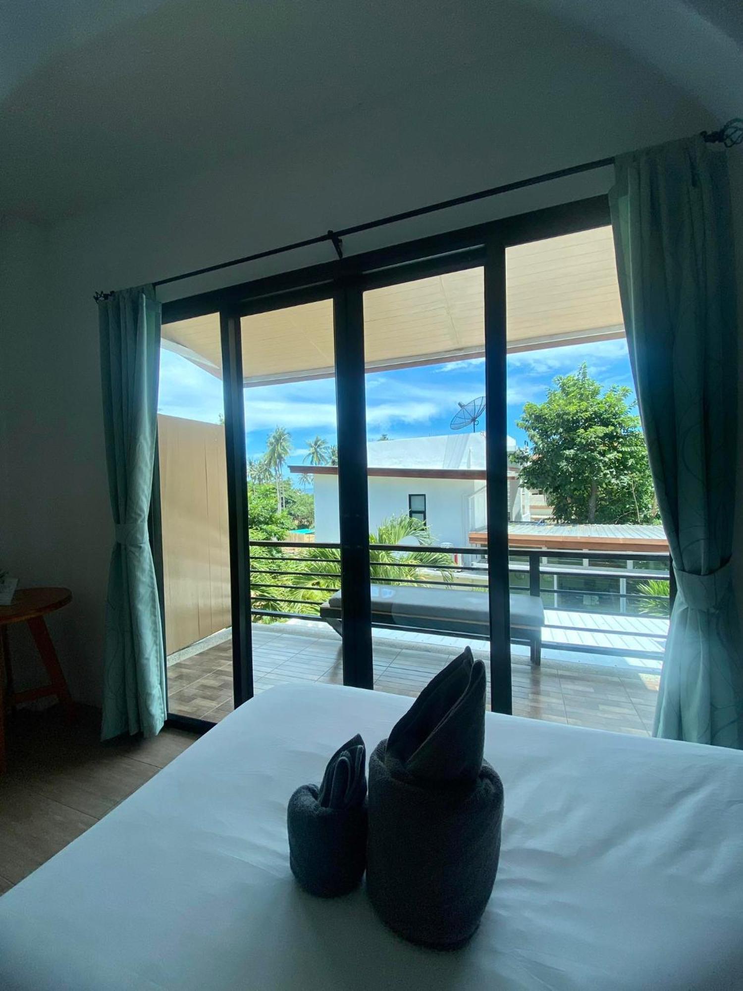 Field-D House Hotel Ko Tao Room photo