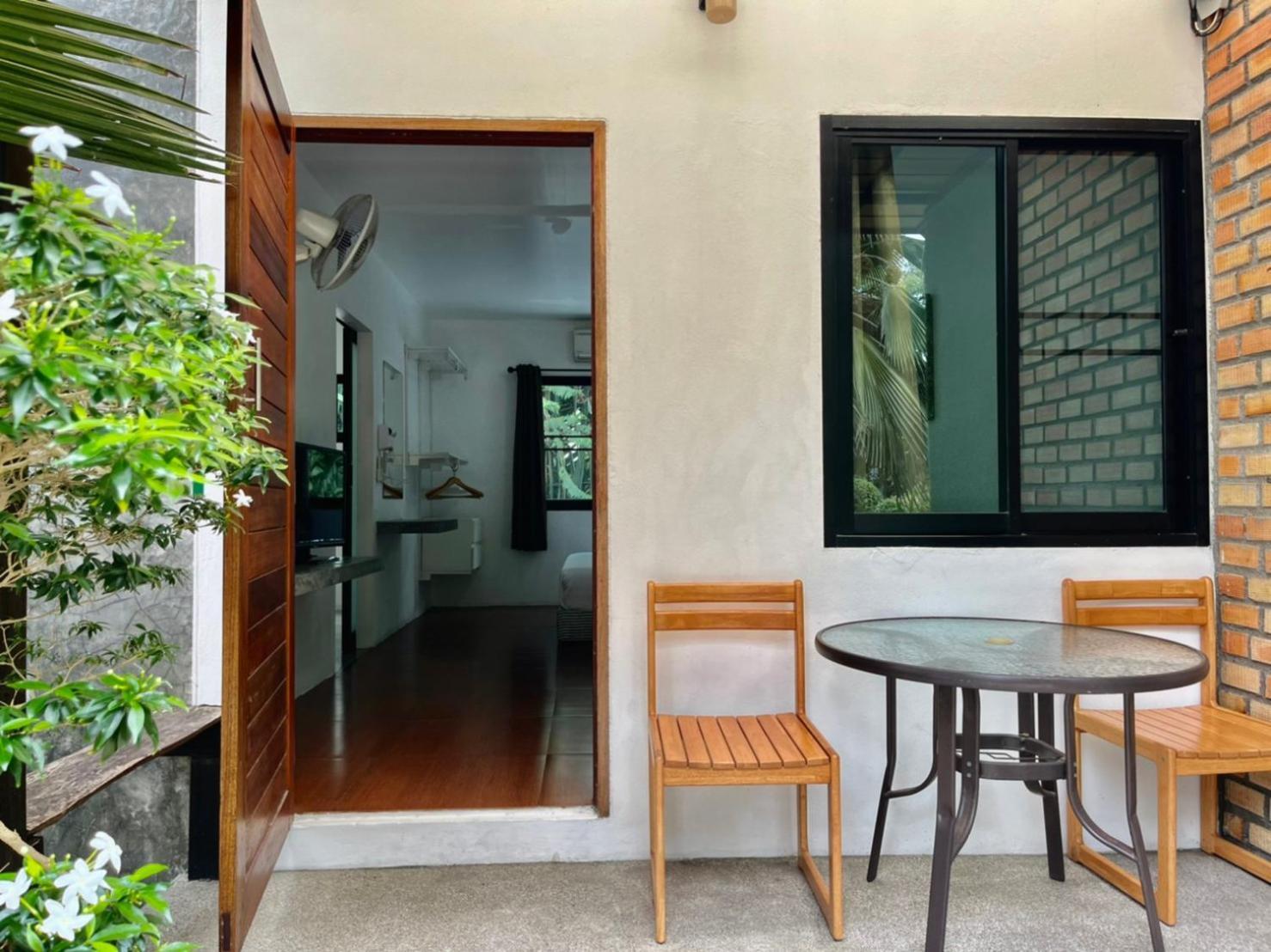 Field-D House Hotel Ko Tao Room photo